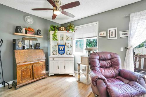 702-760 Railway Gate Sw, Airdrie, AB, T4B3C5 | Card Image