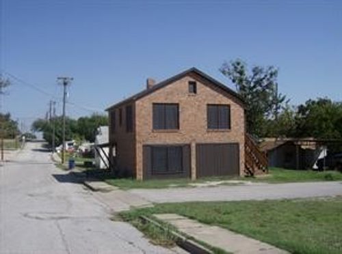 a-104 E Shoemaker St, Decatur, TX, 76234-1842 | Card Image