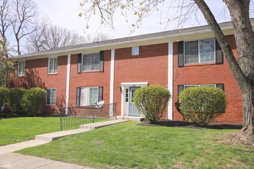 928d-928 Hoover Village Dr, Indianapolis, IN, 46260-4528 | Card Image