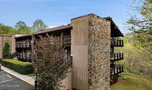 824-1081 Cove Rd, Sevierville, TN, 37876-7813 | Card Image