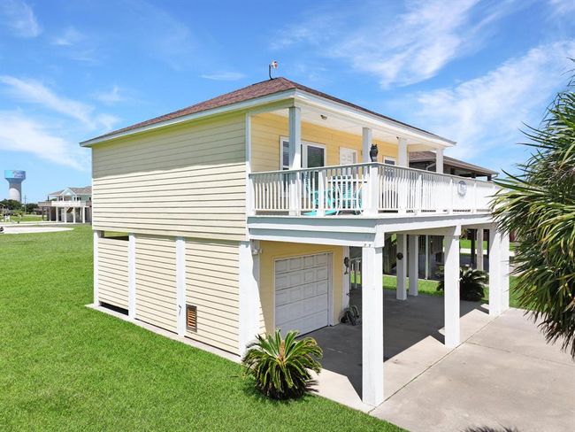 933 Westview, House other with 2 bedrooms, 2 bathrooms and 1 parking in Crystal Beach TX | Image 9