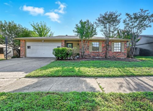 2605 Treeview Dr, Arlington, TX, 76016-1456 | Card Image