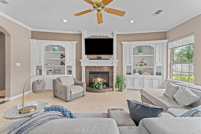 This living space is ready for your everyday living. | Image 11