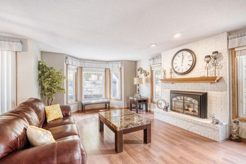 4120 Minnesota Ln N, Plymouth, MN, 55446-2738 | Card Image