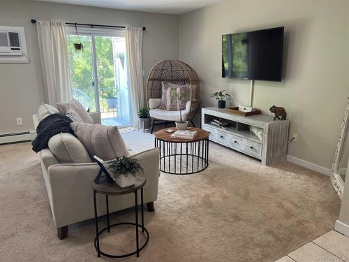 apt-h-2 Locust Ct, Fishkill, NY, 12524-2633 | Card Image
