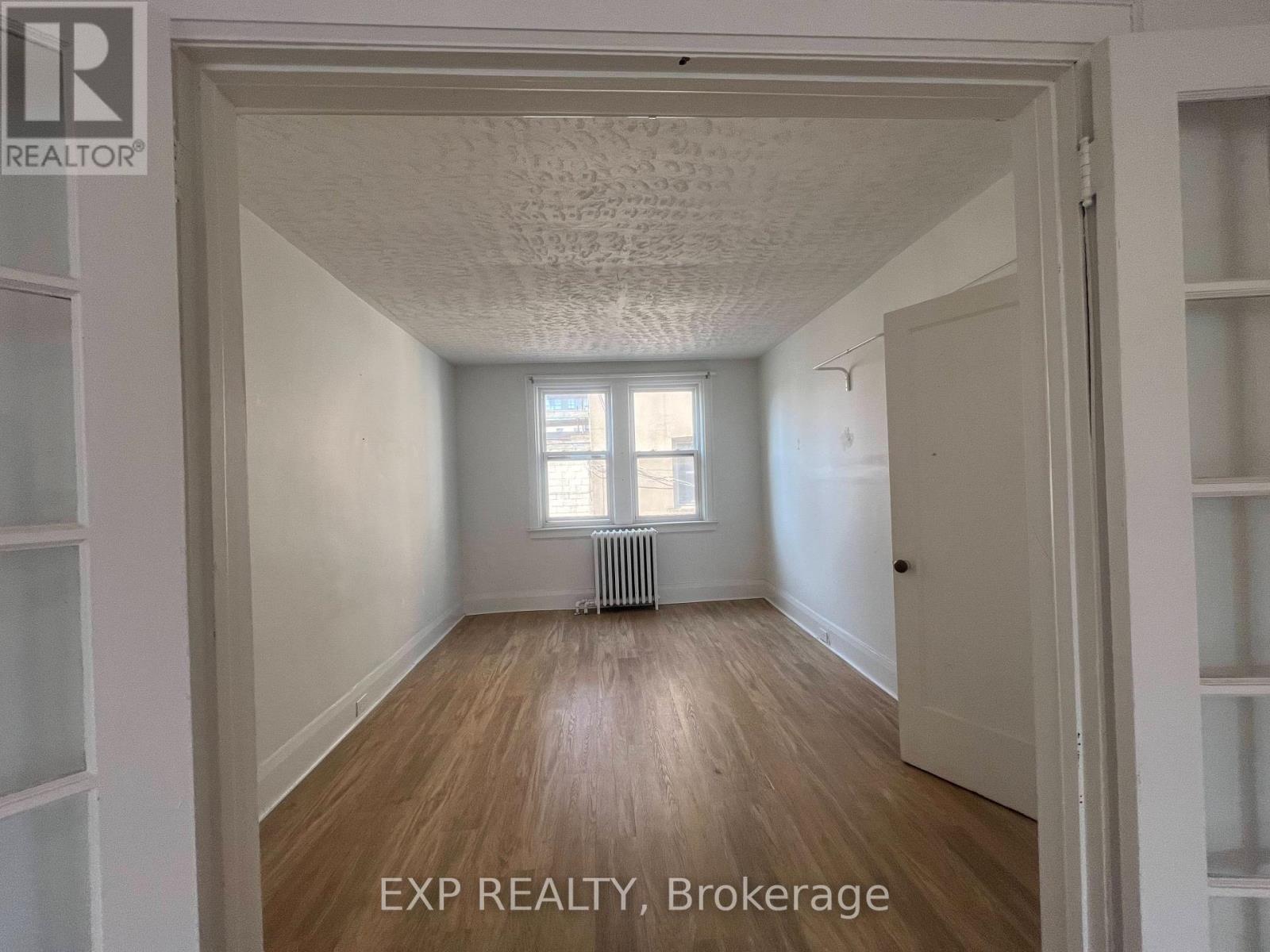 Residential Lease in Toronto (Wychwood) 3