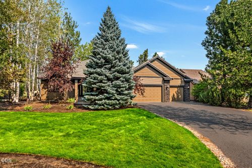 61524 Tam Mcarthur Loop, Bend, OR, 97702-1127 | Card Image
