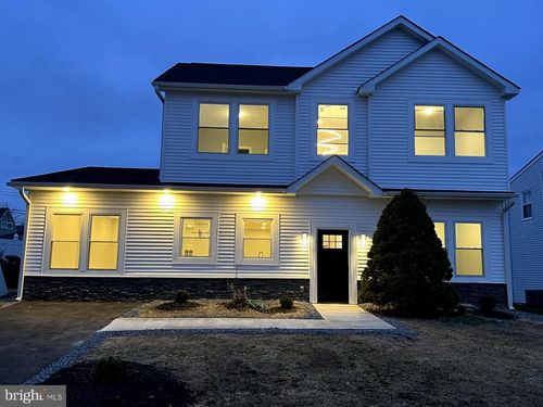 16 Alder Ln, LEVITTOWN, PA, 19055-1208 | Card Image
