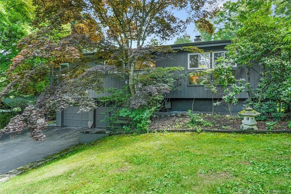 Hillview Ct, Cortlandt Manor, NY 10567