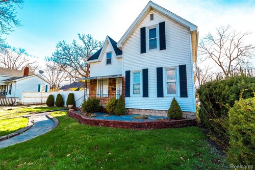 825 N Main Street, Lapeer, MI, 48446 | Card Image