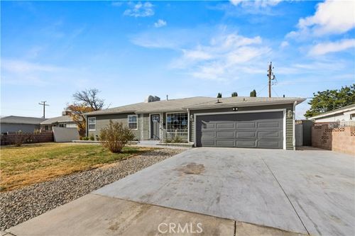 44135 Kingtree Ave, Lancaster, CA, 93534 | Card Image