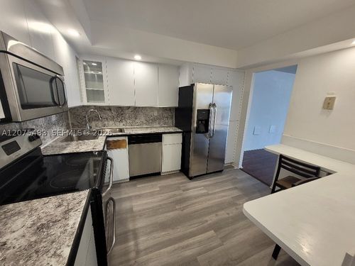 1903-18021 Biscayne Blvd, Aventura, FL, 33160-5243 | Card Image