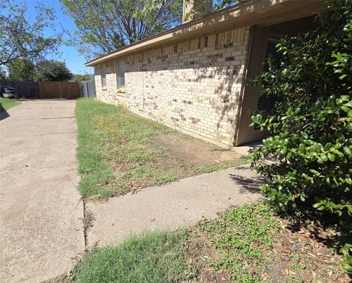 a-2400 Monte Carlo Dr, Arlington, TX, 76015-1088 | Card Image