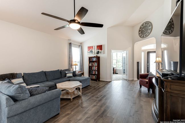 525 Amber Crk, House other with 3 bedrooms, 2 bathrooms and null parking in Cibolo TX | Image 14