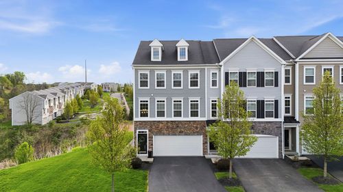 47 Truman Cir, Mc Kees Rocks, PA, 15136-5304 | Card Image