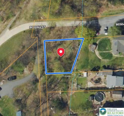 402 7th St, Slatington, PA, 18080-1629 | Card Image