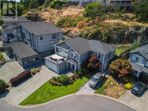 308 Selica Rd, Victoria, BC, V9B4X2 | Card Image