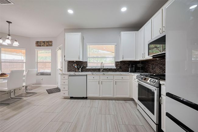723 Pine Thicket Ct, House other with 3 bedrooms, 3 bathrooms and 2 parking in Spring TX | Image 13