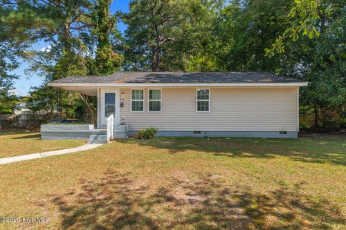 613 New River Dr, Jacksonville, NC, 28540-6009 | Card Image