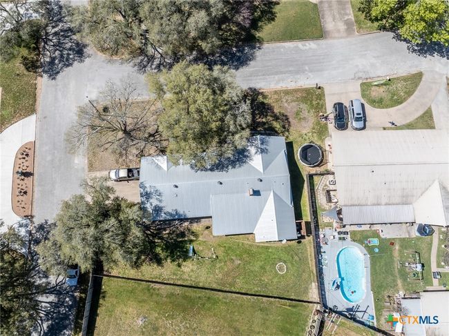 1413 Summit Dr, House other with 3 bedrooms, 3 bathrooms and null parking in Gonzales TX | Image 36