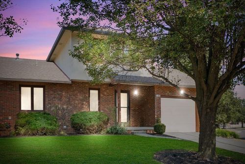 3201 Parkview Cir, Grove City, OH, 43123-1863 | Card Image