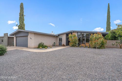1802 S Palm Springs Ci Circle S, Tucson, AZ, 85710 | Card Image