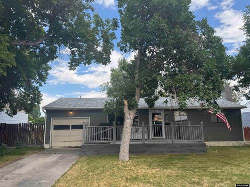 990 Dabich Ave, Lander, WY, 82520-2611 | Card Image