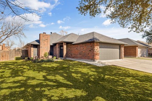 7417 Sean Dr, North Richland Hills, TX, 76182-4553 | Card Image