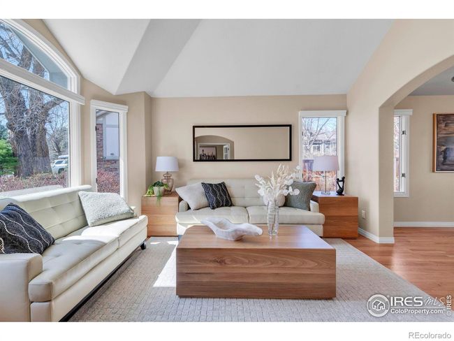 Inviting Living area w/vaulted ceilings! | Image 7