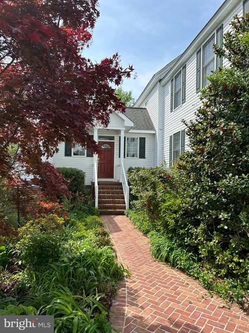 8936 Lady Ln, Hayes, VA, 23072-4411 | Card Image