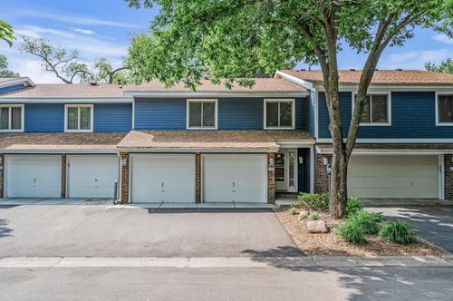 9361 Nesbitt Rd, Bloomington, MN, 55437-1916 | Card Image