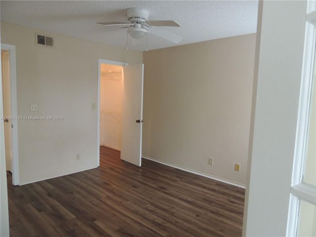 APT-4304 - 2846 S University Dr, Condo with 1 bedrooms, 1 bathrooms and null parking in Davie FL | Image 7