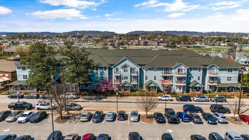 1608 Queen Anne Way, Knoxville, TN, 37916-1430 | Card Image