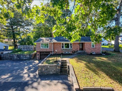 63 Washington Ave, South Hadley, MA, 01075-2341 | Card Image