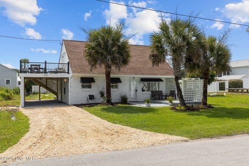 125 Pelican Dr, Atlantic Beach, NC, 28512-5110 | Card Image
