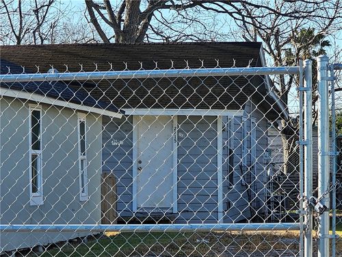 12-2715 Marguerite St, Corpus Christi, TX, 78405-2219 | Card Image