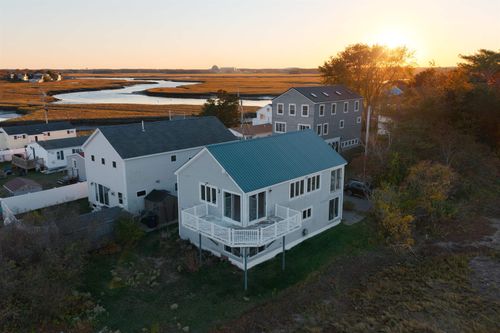 16 Bruce St, Hampton, NH, 03842-2614 | Card Image