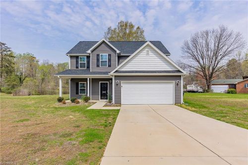 2121 Ledford Road, Greensboro, NC, 27406 | Card Image