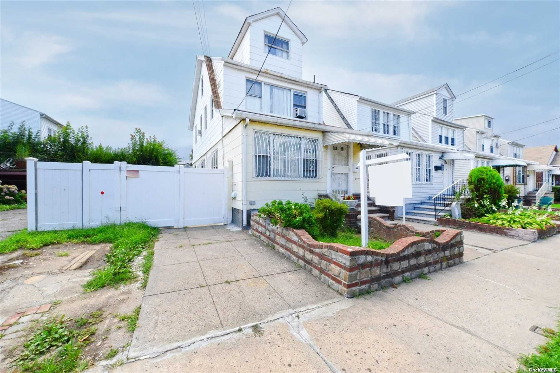 Parsons Blvd, Fresh Meadows, NY 11365