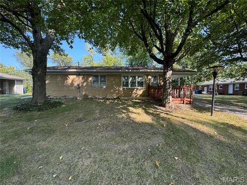 10 Carolyn St, Glen Carbon, IL, 62034-1940 | Card Image