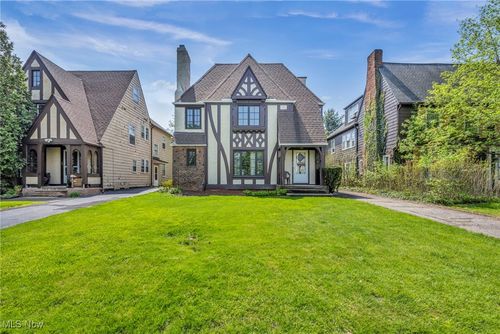 18412 Winslow Rd, Shaker Heights, OH, 44122-4879 | Card Image