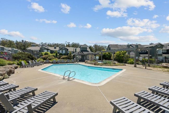 156 Treeview Dr, Townhouse with 2 bedrooms, 3 bathrooms and 2 parking in Daly City CA | Image 44