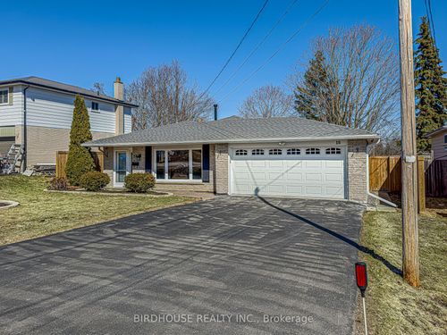 18 Mohawk Dr, Lindsay, ON, K9V0J6 | Card Image