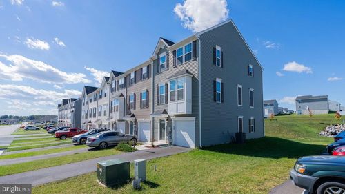 84 Dripping Spring Dr, HEDGESVILLE, WV, 25427-7716 | Card Image