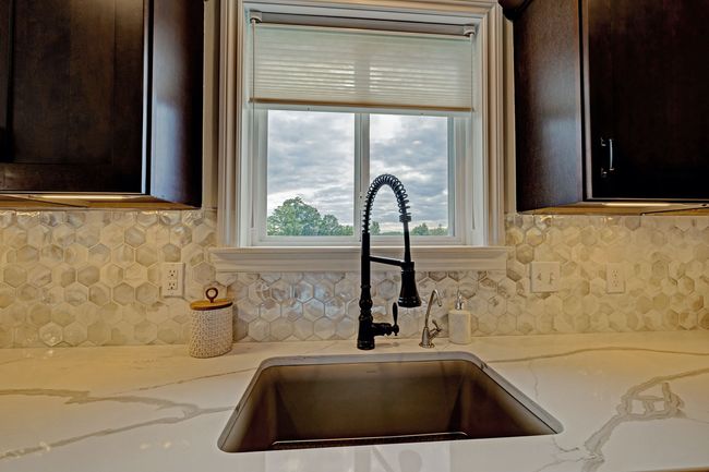 679 Pheasant Ridge Dr, House other with 3 bedrooms, 3 bathrooms and null parking in Ortonville MI | Image 17