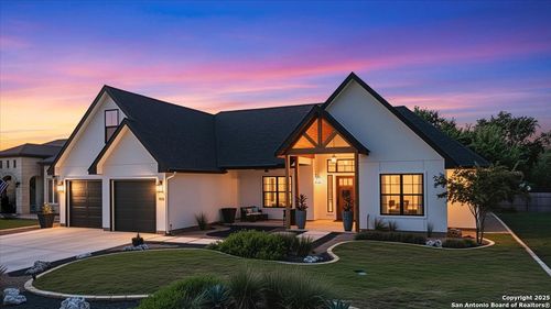 105 Parlin Ln, Fredericksburg, TX, 78624-2866 | Card Image