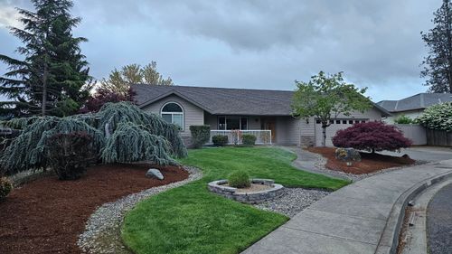 2717 Sw Acres Rd, Grants Pass, OR, 97527-9082 | Card Image