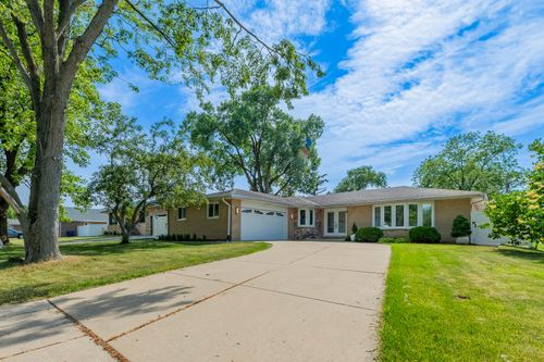 8736 S 80th Ct, Hickory Hills, IL, 60457-1432 | Card Image