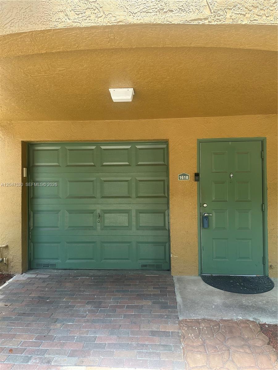 Residential Lease in Aventura 3