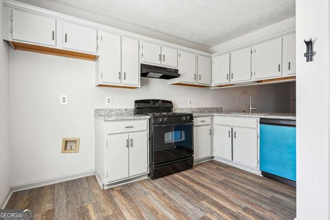2047 Charter Ln, Townhouse with 2 bedrooms, 3 bathrooms and null parking in Lithonia GA | Image 5